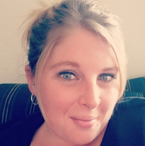 Meet your Posher, Ally - Picture 2 of 2